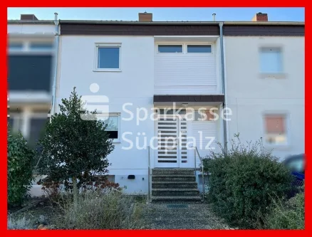  - Haus kaufen in Landau - Gepflegtes Reihenmittelhaus mit Garten, Garage und Stellplatz