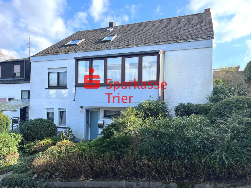 Ansicht Front - Haus kaufen in Trier - Einfamilienhaus mit Einliegerwohnung in Trier Olewig!