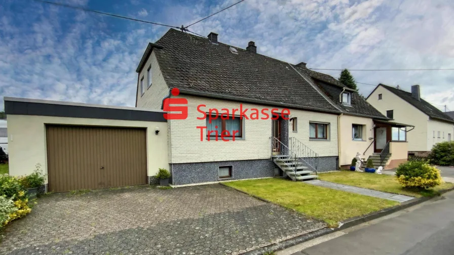 Vorderansicht - Haus kaufen in Malborn - Einfamilienwohnhaus in Malborn wartet auf Ihre Neugestaltung