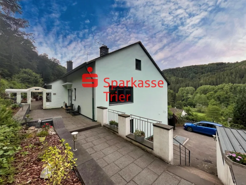 Frontansicht - Haus kaufen in Zemmer - Gemütliche Doppelhaushälfte mit Blick ins Grüne in Zemmer-Daufenbach