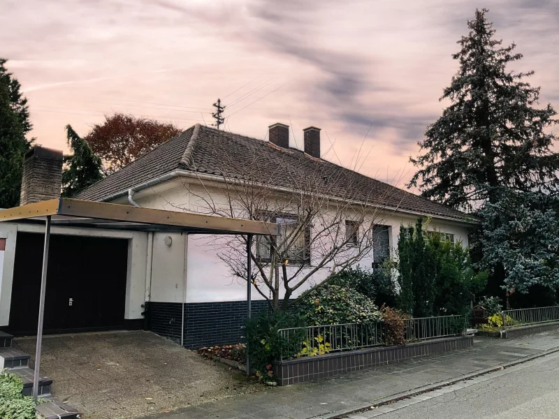 Bungalow mit Garage - Haus kaufen in Maxdorf - Bungalow-Traum: Wohnen auf einer Ebene plus Potenzial im ausgebauten Keller