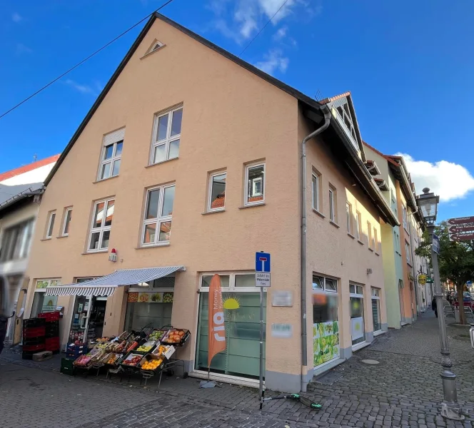 Straßenansicht - Kreuzung - Wohnung kaufen in Alzey - Wohnen in Mitten der Stadt