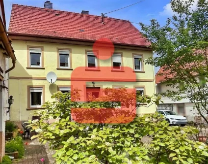 Hofansicht - Haus kaufen in Jakobsweiler - Wohnhaus mit großem Platzangebot am Fuße des Donnersbergs