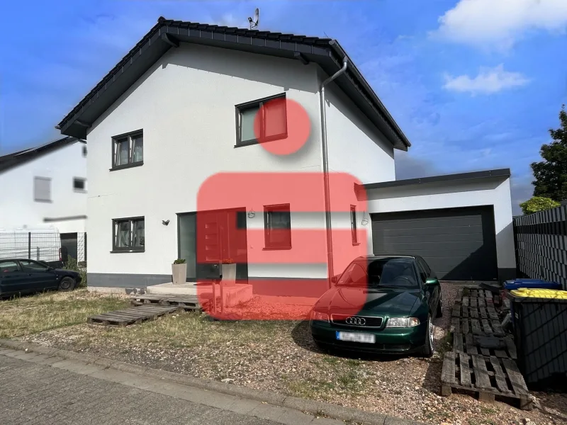 Straßenansicht - Haus kaufen in Alzey - ...modernes Wohnhaus in Alzey