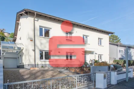 Straßenansicht - Haus kaufen in Zornheim - Energetisch saniertes Haus in top Lage von Zornheim!