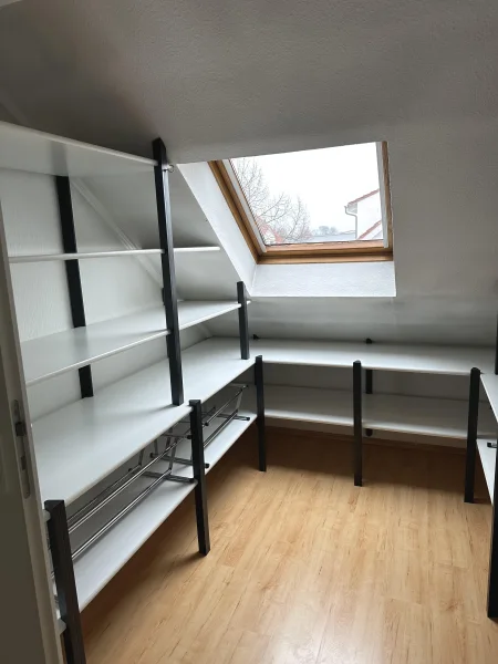 Begehbarer Kleiderschrank