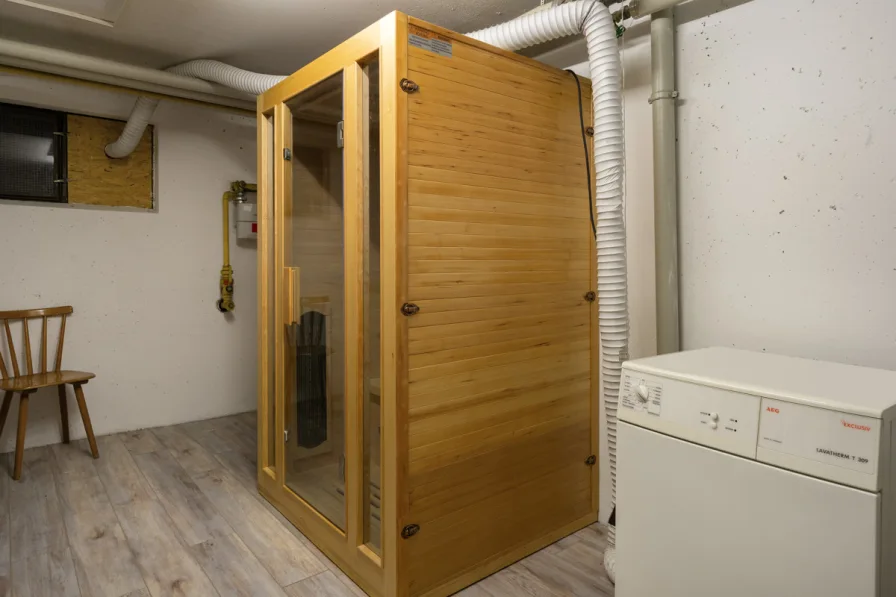 Hauswirtschaftsraum mit Sauna