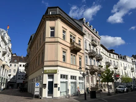 Hausansicht - Haus kaufen in Baden-Baden - Vielseitige Immobilie mit exklusivem Büro, Wohnraum und Ausbaupotenzial