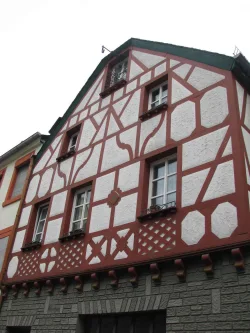 Hausansicht - Haus kaufen in Bernkastel-Kues - Schmuckstück an der Mosel - Bernkastel-Kues lässt grüßen