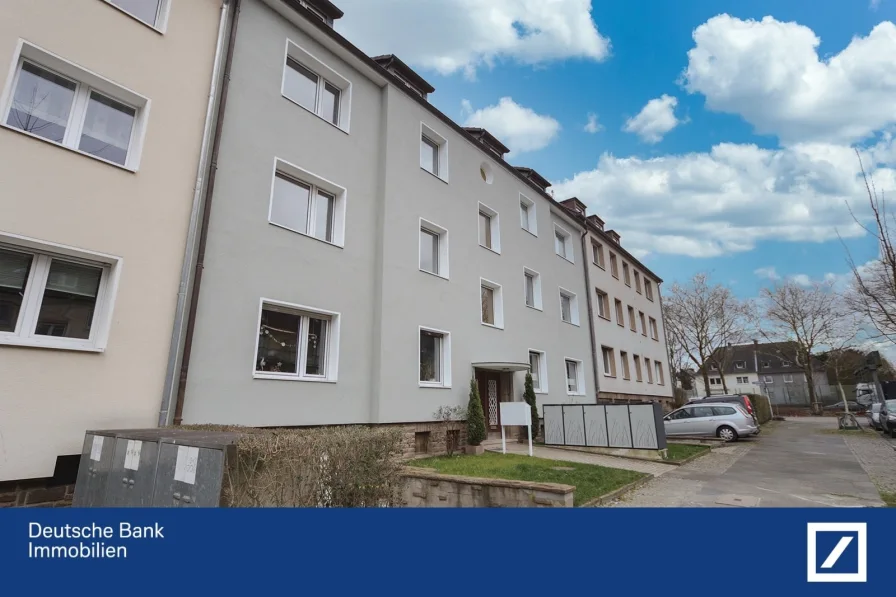 Titelbild - Wohnung mieten in Dortmund - Helle & modern sanierte 3-Zimmer-Wohnung mit Balkon im Kreuzviertel!