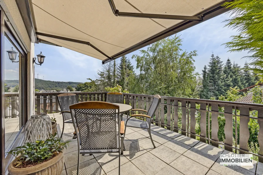 Große Terrasse mit Fernblick