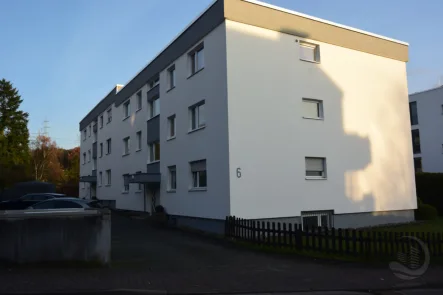 Außenansicht - Wohnung kaufen in Niedernhausen - Zentrale Lage in Niedernhausen!