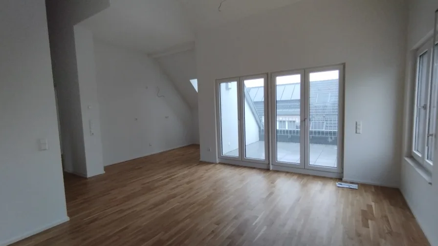 Blick vom Wohnzimmer zur Loggia