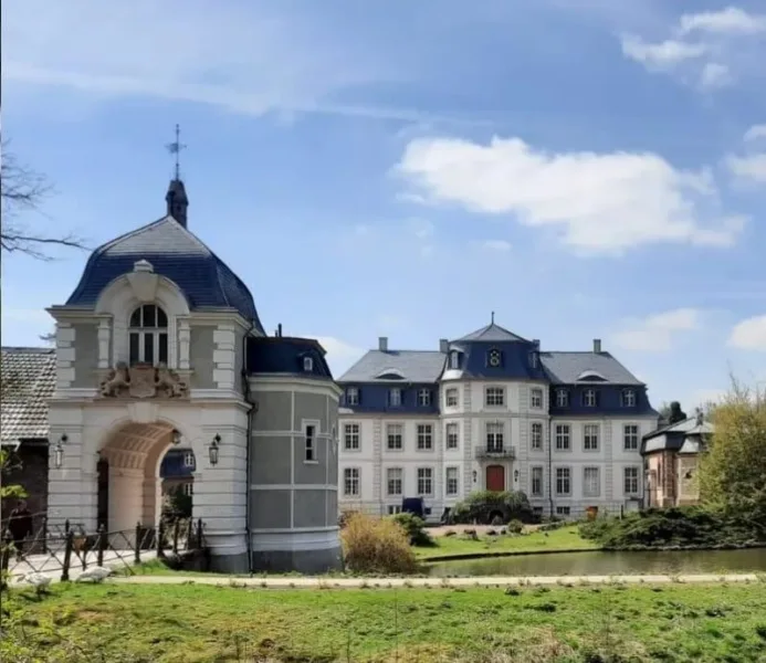 Schloss_Türnich - Wohnung kaufen in Kerpen - 4 Zimmerwohnung mit Loggia und TG Stellplatz - Leerstand