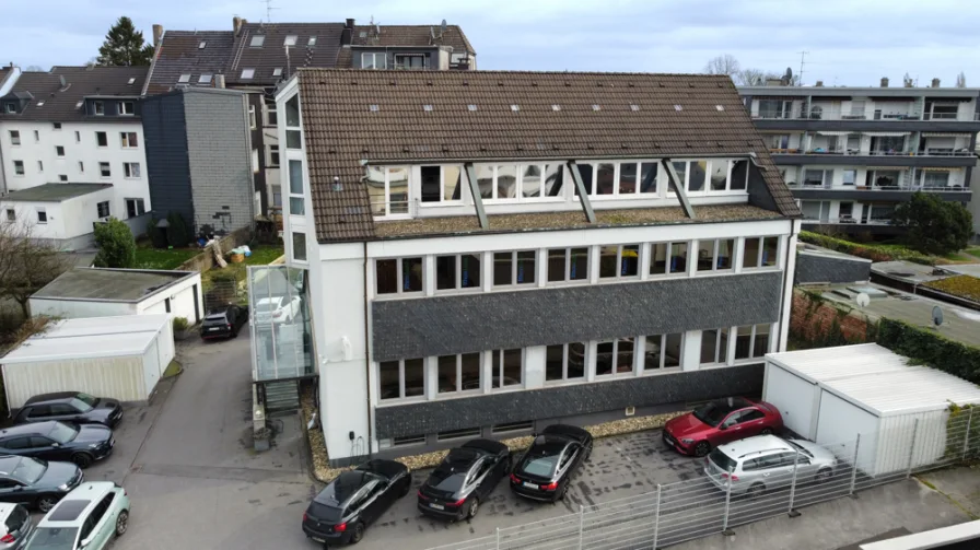 Rückansicht - Haus kaufen in Solingen - PROVISIONSFREI! BESTENS vermietetes BÜROHAUS in RUHIGER aber ZENTRALER LAGE von SOLINGEN