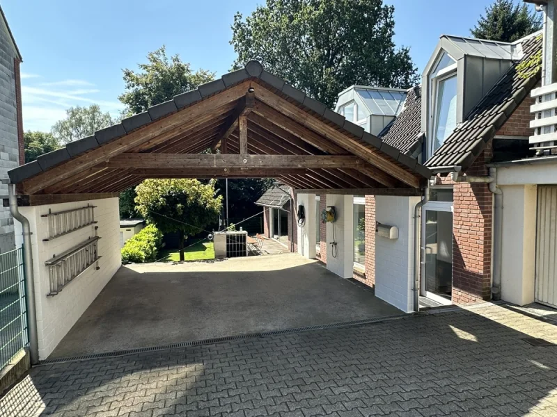 Carport mit Wallbox