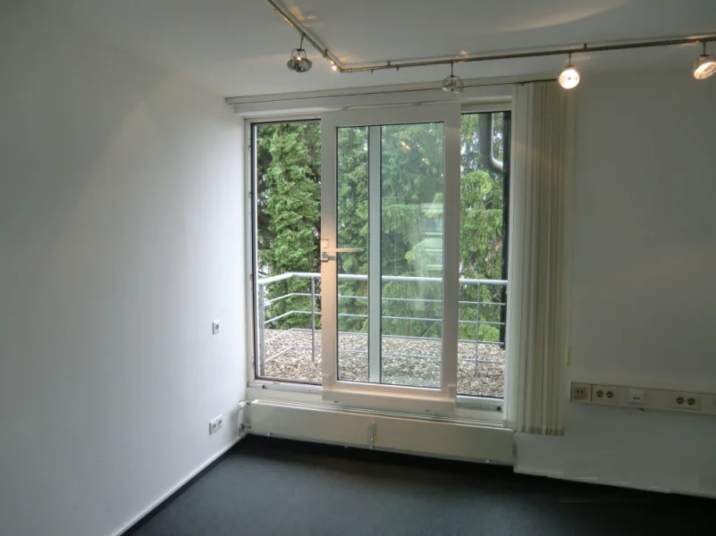 Büroraum 1 mit Loggia