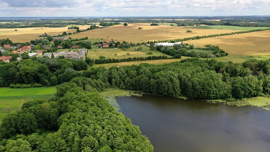 Luftbild - Grundstück kaufen in Walow - Traumhaftes Baugebiet mit Seeblick - auch für Seniorenanlage geeignet