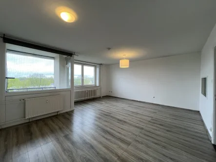 Wohnen - Wohnung kaufen in Hamburg - Renovierungsbedürftige Eigentumswohnung - Renditeobjekt