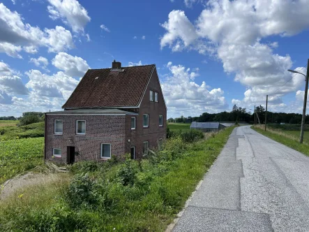 Wohnen  - Haus kaufen in Hamburg - *** Landwirtschaftlicher Betrieb *** Haus am Deich mit Lagerhalle, Gewächshaus, Freiflächen und Entwicklungspotential