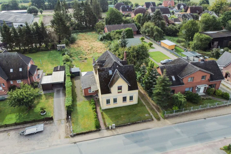 Wohngebäude - Haus kaufen in Schmilau - Selbstverwirklichung - Charakter Einfamilienhaus in Schmilau