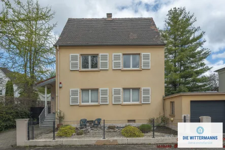 Haus von draussen - Haus mieten in Frankenthal (Pfalz) - Einfamilienhaus in Frankenthal !!!