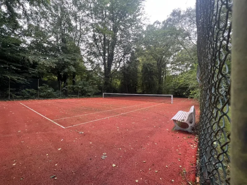 privater Tennisplatz
