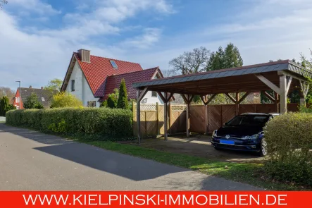 Straßenansicht - Haus kaufen in Elmshorn - ! Einfamilienhaus auf großem Grundstück !