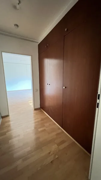 Flur mit Einbauschrank