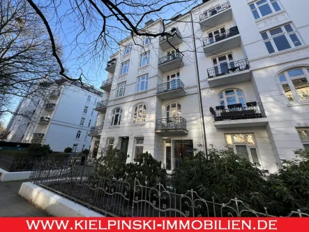 Ansprechende Bauweise - Wohnung kaufen in Hamburg - Isestraße! Freie 2-Zi.-Jugendstil-ETW + verm. Ladenfläche als Paket!