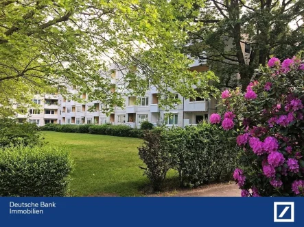 Rückwärtige Ansicht - Wohnung kaufen in Hamburg - Freie und frisch renovierte Eigentumswohnung mit Balkon in Hamburg - Hummelsbüttel!