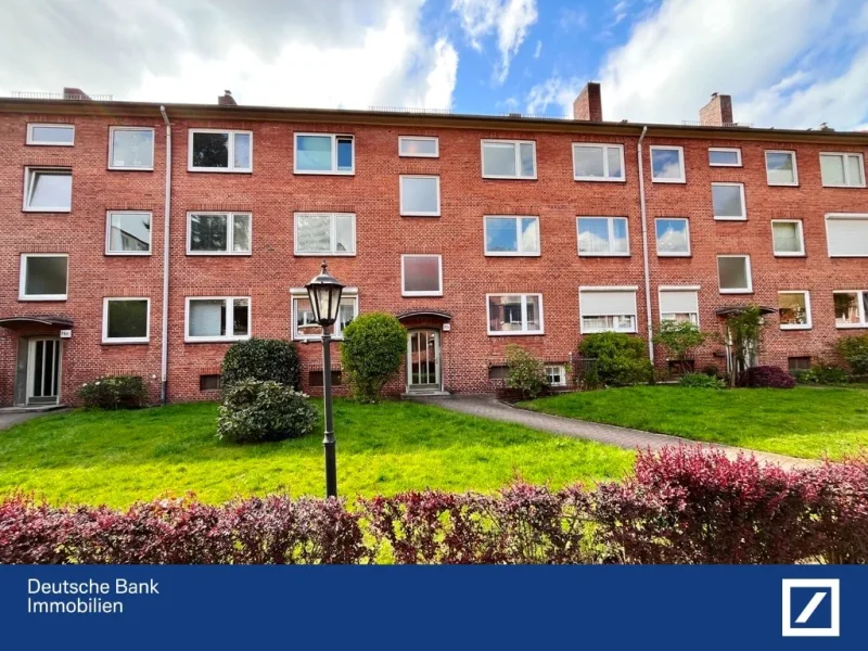 Außenansicht - Wohnung kaufen in Hamburg - Moderne 2-Zimmer Wohnung. Platz für Ihre Ideen in schöner Lage von Eimsbüttel!