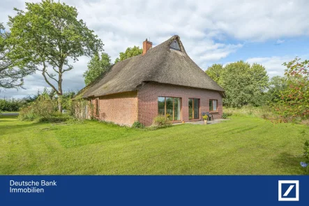 Rückansicht - Haus kaufen in Krumstedt - Großzügiges Anwesen in grüner Lage von Krumstedt inkl. Sanierung und neuem Dach