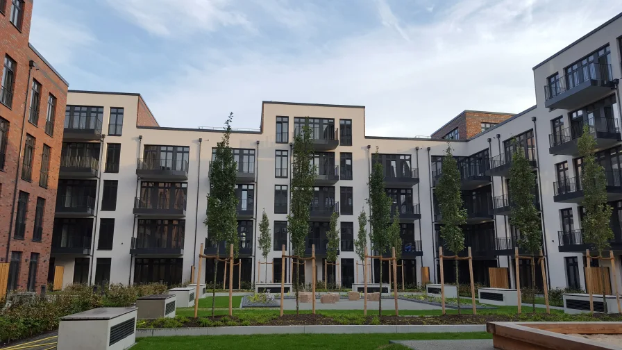 Innenhof - Wohnung mieten in Hamburg - Hochwertige Neubauwohnung mit Balkon im schönen Winterhude