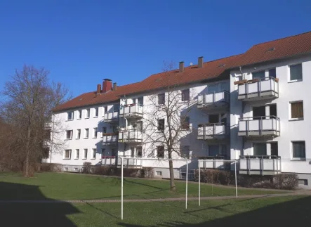 Aussenansicht - Wohnung mieten in Hannover - Geräumige Erdgeschosswohnung mit Balkon -barrierefrei