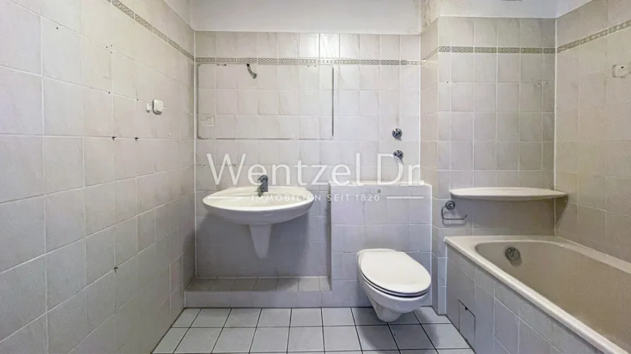 Badezimmer (Wannenbad)