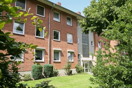 Außenansicht - Wohnung mieten in Hamburg - Gut geschnittene und gemütliche Wohnung im Erdgeschoss