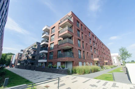 Außenansicht  - Wohnung mieten in Hamburg - Großzügige 3-Zimmerwohnung mit Loggia zum Innenhof in TOP-Lage