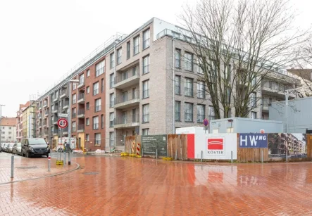 Außenansicht - Wohnung mieten in Hannover - Lichtdurchflutete 4 Zimmerwohnung mit Balkon und Loggia