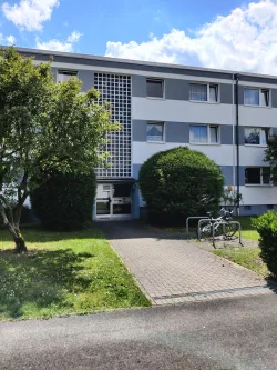 Hauseingang - Wohnung mieten in Garbsen - Erstbezug nach Sanierung - Tolle Singlewohnung