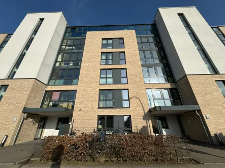 Außenansicht - Wohnung mieten in Hamburg - Großzügige 2 Zimmerwohnung mit einladenden Balkon