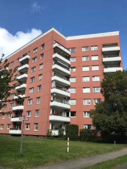 Außenansicht - Wohnung mieten in Ahrensburg - Atemberaubener Blick! Schöne Wohnung mit tollem Ausblick über Ahrensburg 