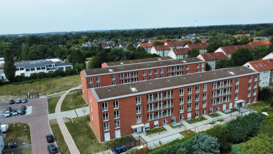 Außenansicht - Wohnung mieten in Lübeck - Großzügige 2 Zimmerwohnung mit Terrasse