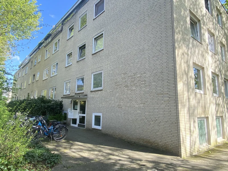 Außenansicht - Wohnung mieten in Wedel - Modernisierte 3,5 Zimmerwohnung