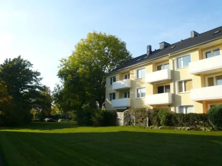 Außenansicht - Wohnung mieten in Tornesch - Helle 2,5-Zimmerwohnung mit Balkon in Tornesch 