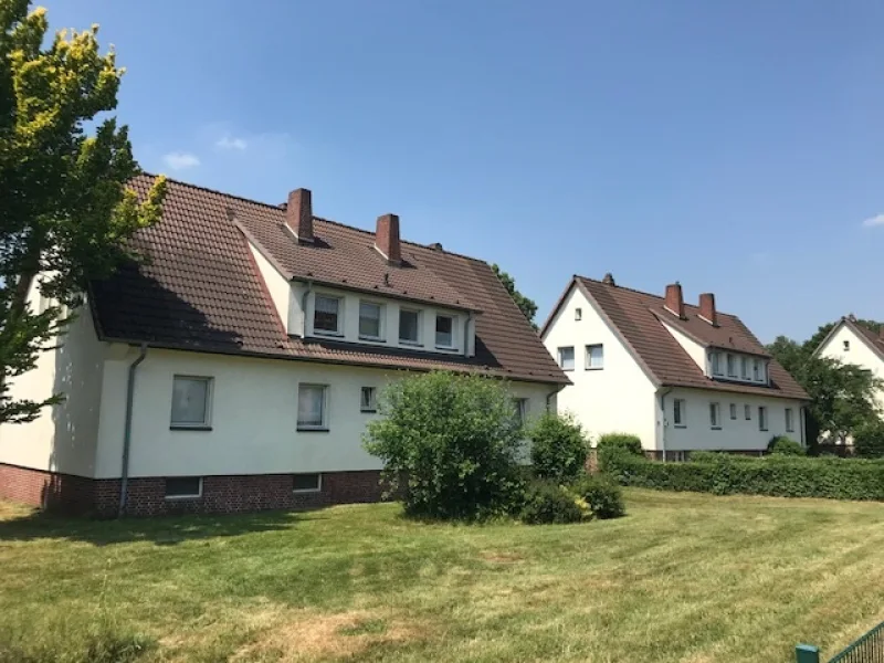 Außenansicht - Wohnung mieten in Schenefeld - Modernisierte Erdgeschosswohnung mit eigenem Gartenanteil 