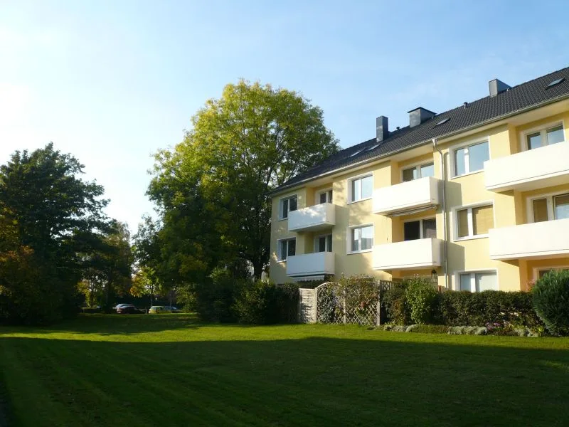 Außenansicht - Wohnung mieten in Tornesch - Platz für die ganze Familie - Tolle Wohnung in grüner Umgebung 