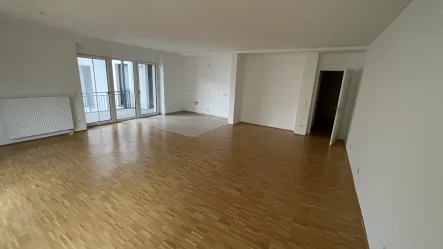 Wohnzimmer - Wohnung mieten in Hannover - Großzügiger Grundriss - Tolle Wohnung mit viel Platz