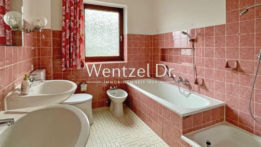 Badezimmer (EG)