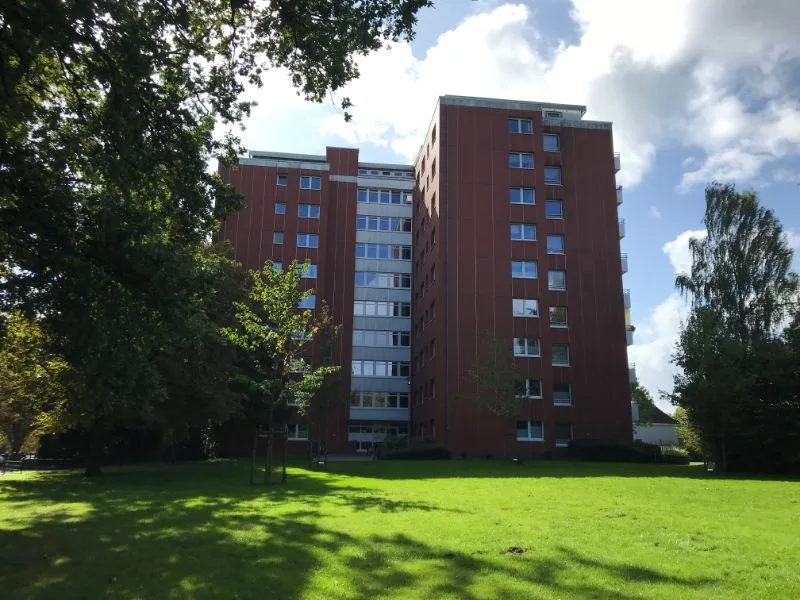 Außenansicht - Wohnung mieten in Ahrensburg - Moderne Familienwohnung mit Balkon - Mitten in Ahrensburg 